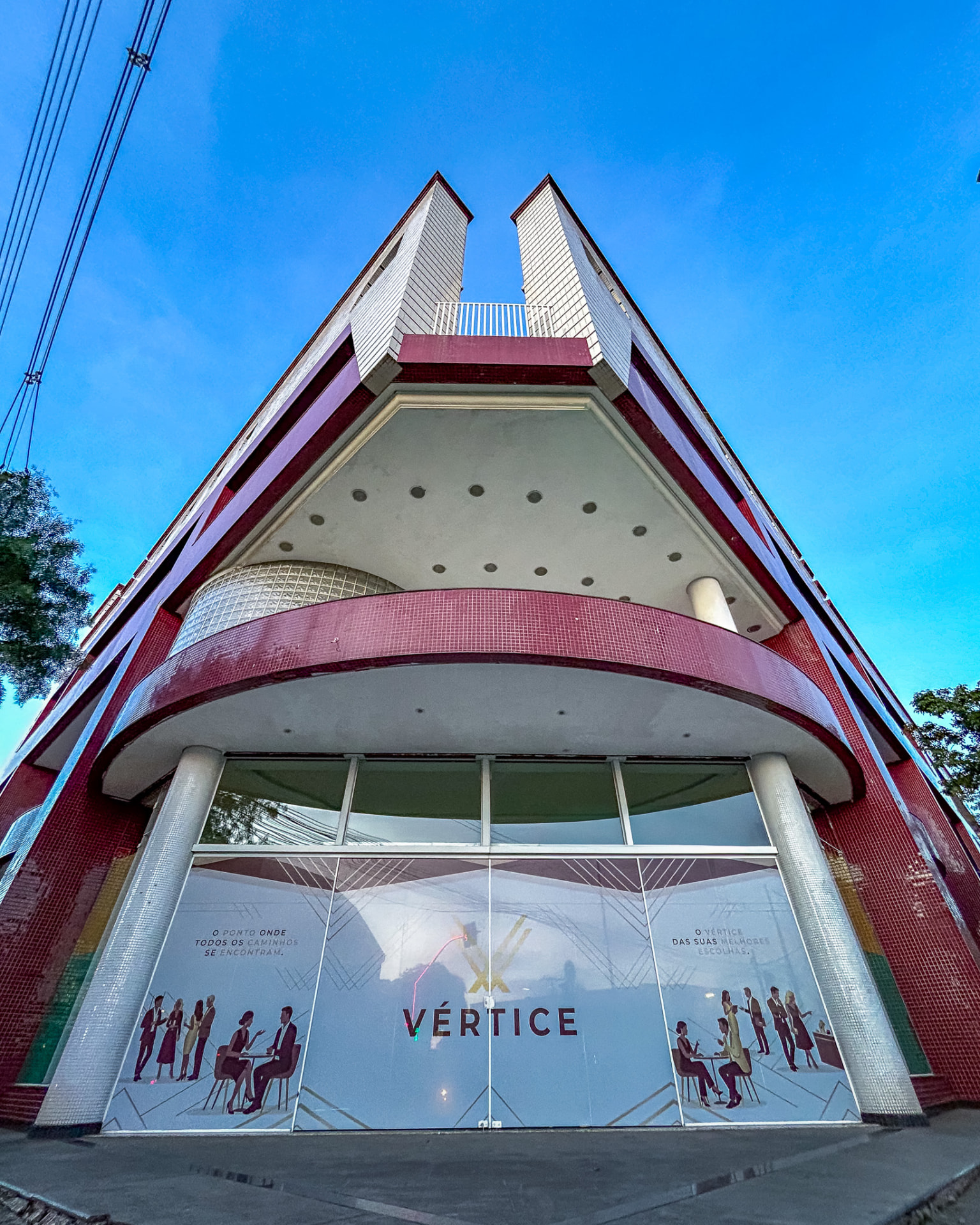 Fachada do VÉRTICE Araucária em ângulo